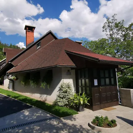 Apartmaji Mak Apartment *