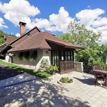 Apartmaji Mak Есенице